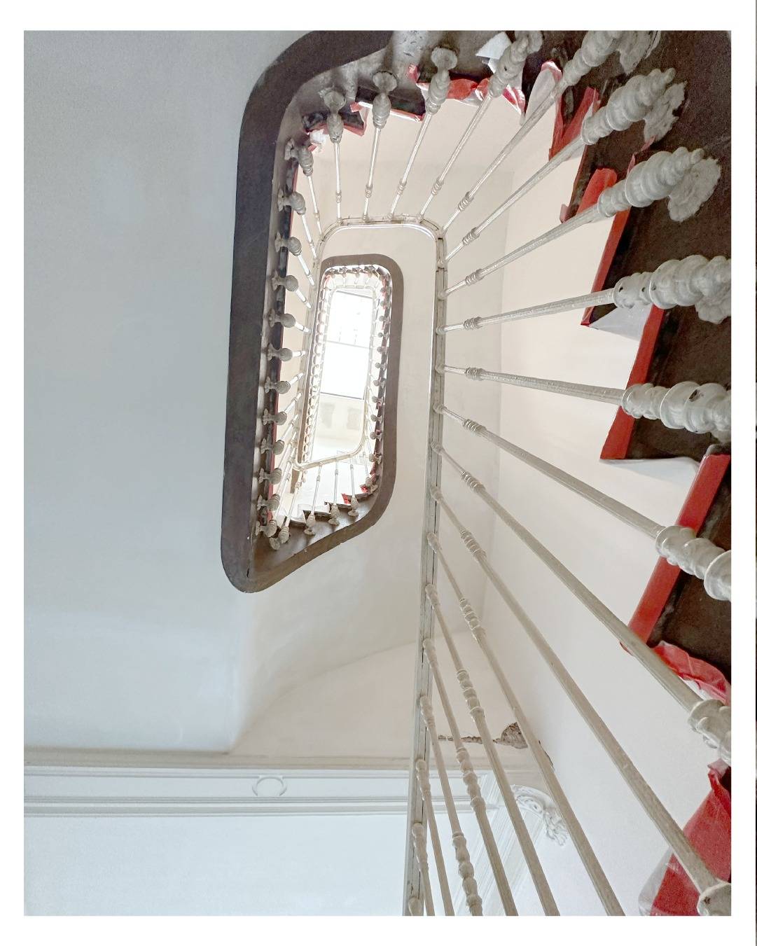 Travaux de rénovation d'une rampe d'escalier pour redonner une seconde vie au bois à Toulouse en Haute Garonne